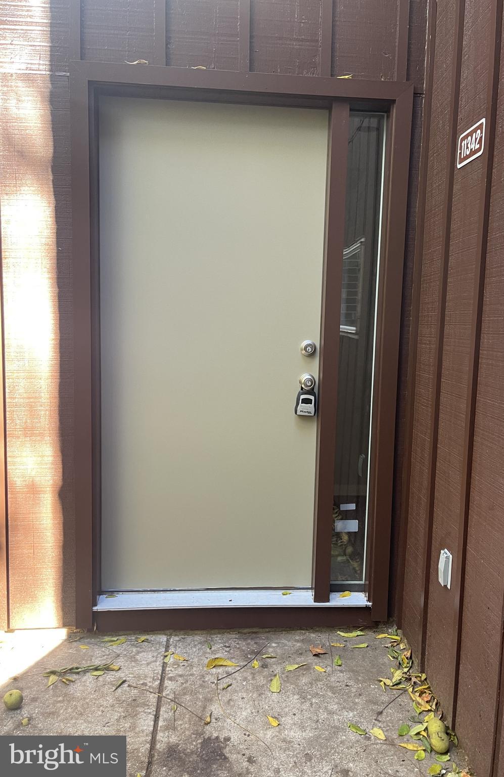 GOLF COURSE ISLAND - Residential Lease