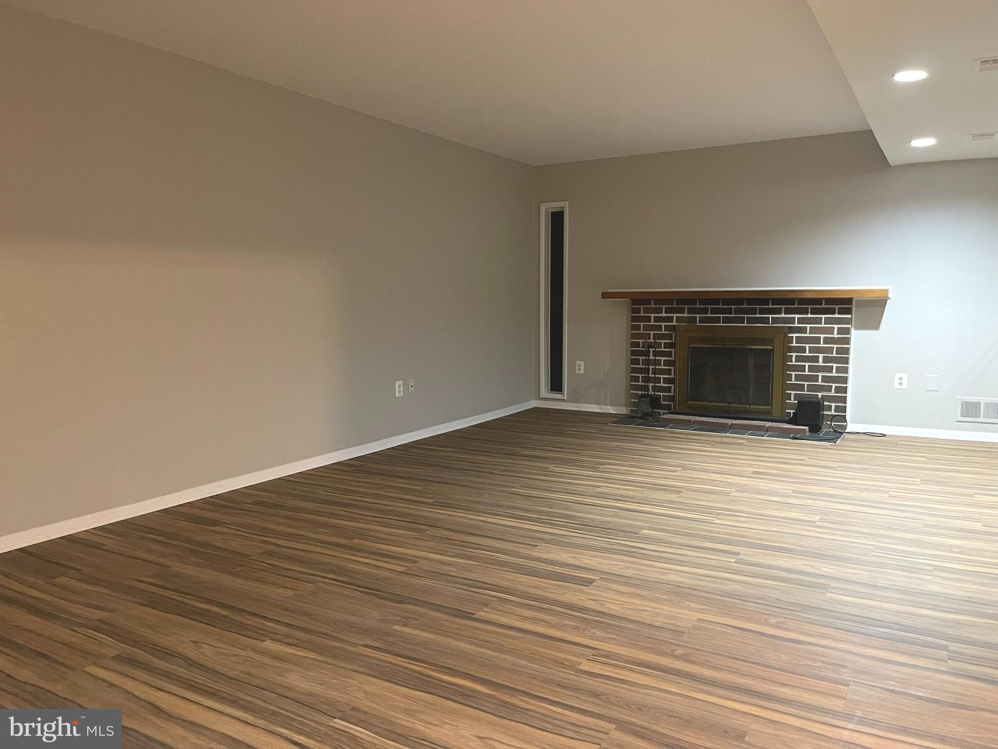 GOLF COURSE ISLAND - Residential Lease