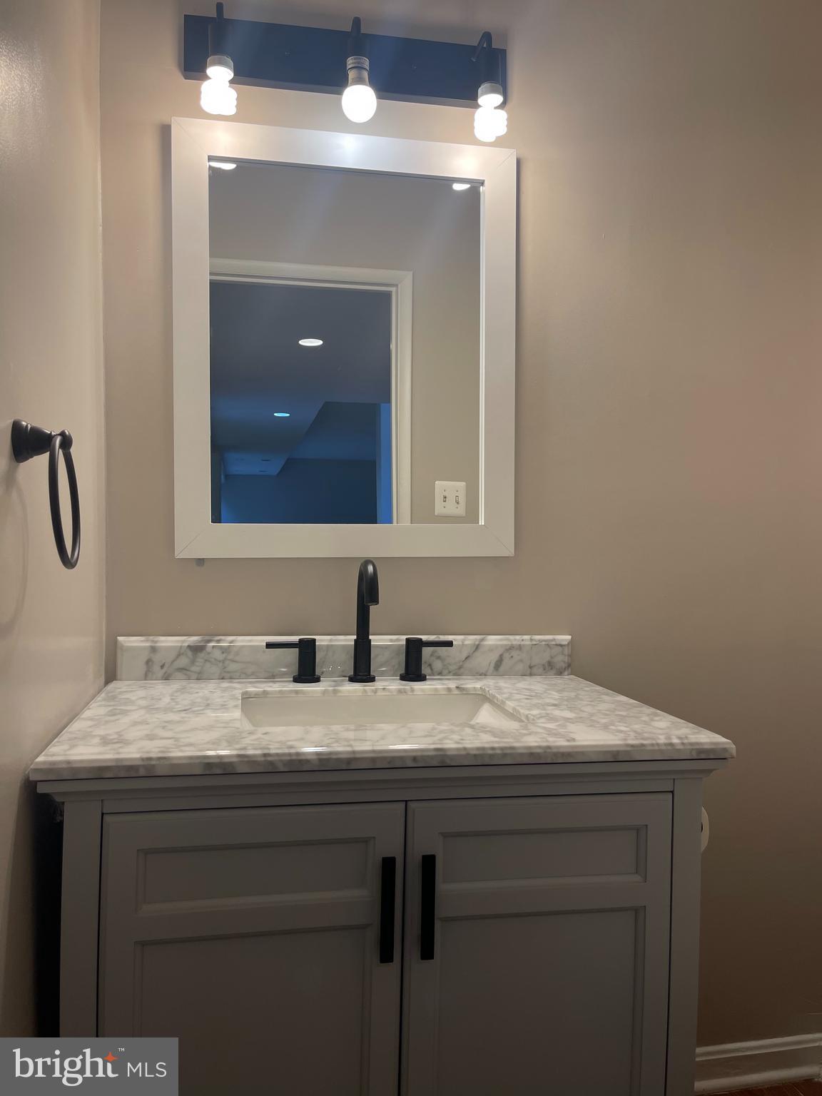 GOLF COURSE ISLAND - Residential Lease