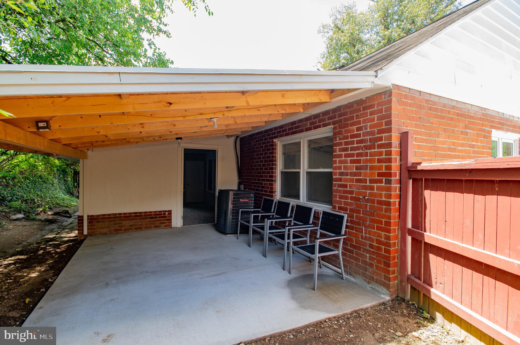 CAROLE HIGHLANDS - Residential