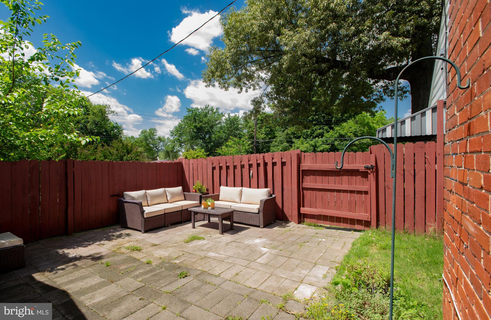 CAROLE HIGHLANDS - Residential