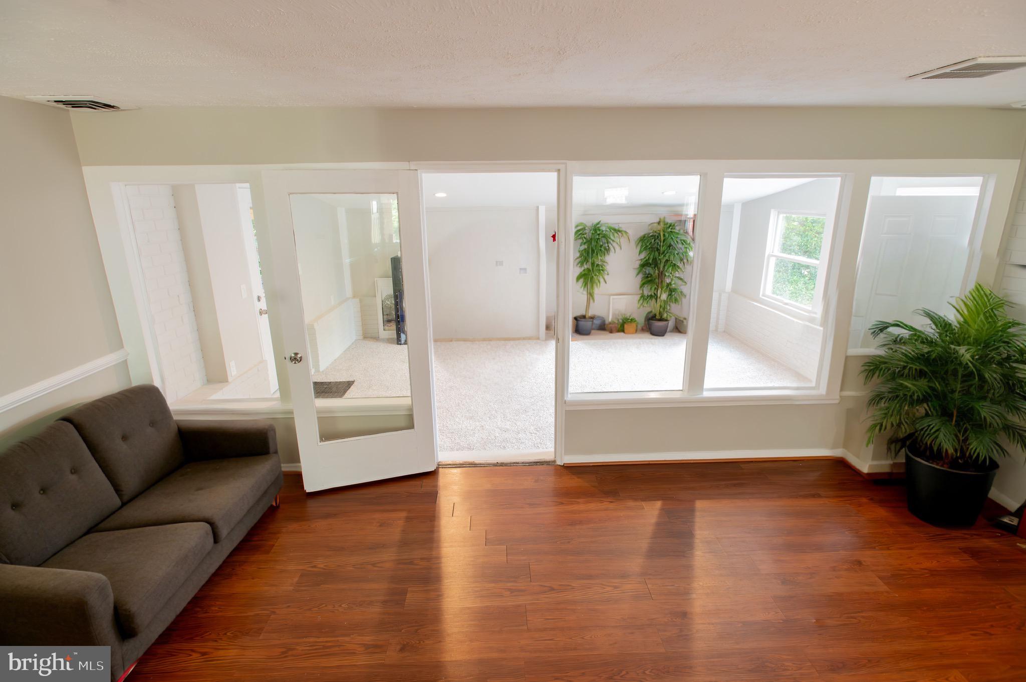 CAROLE HIGHLANDS - Residential