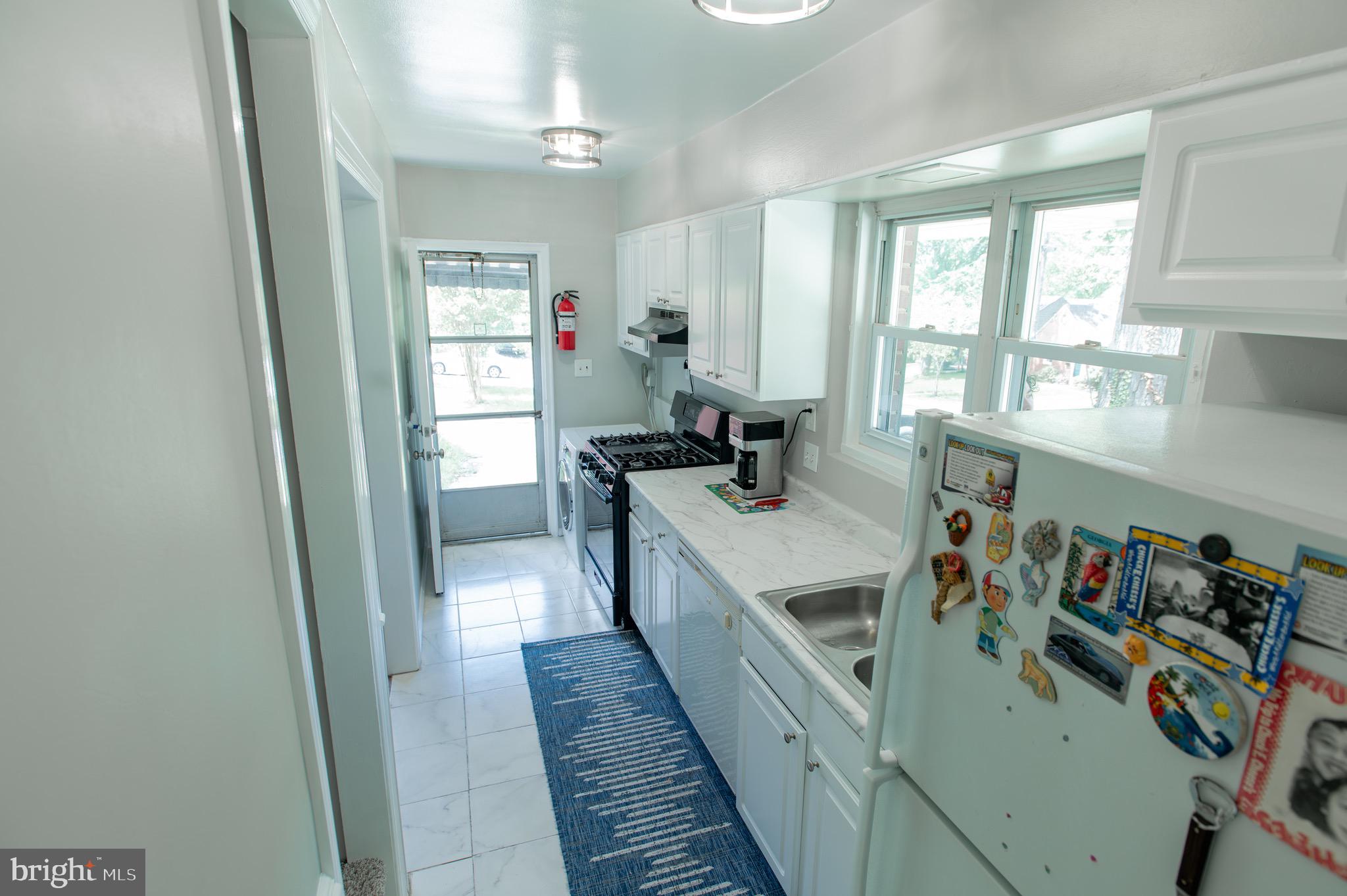 CAROLE HIGHLANDS - Residential