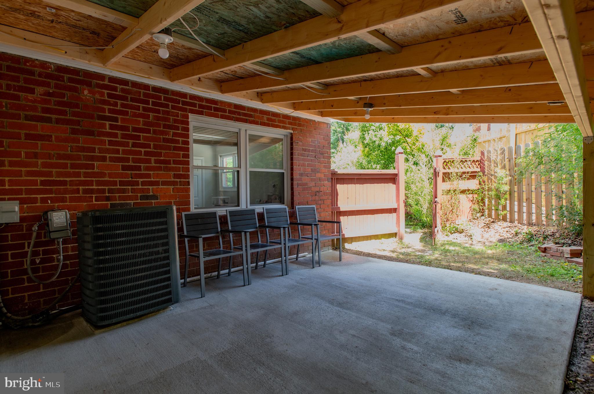 CAROLE HIGHLANDS - Residential