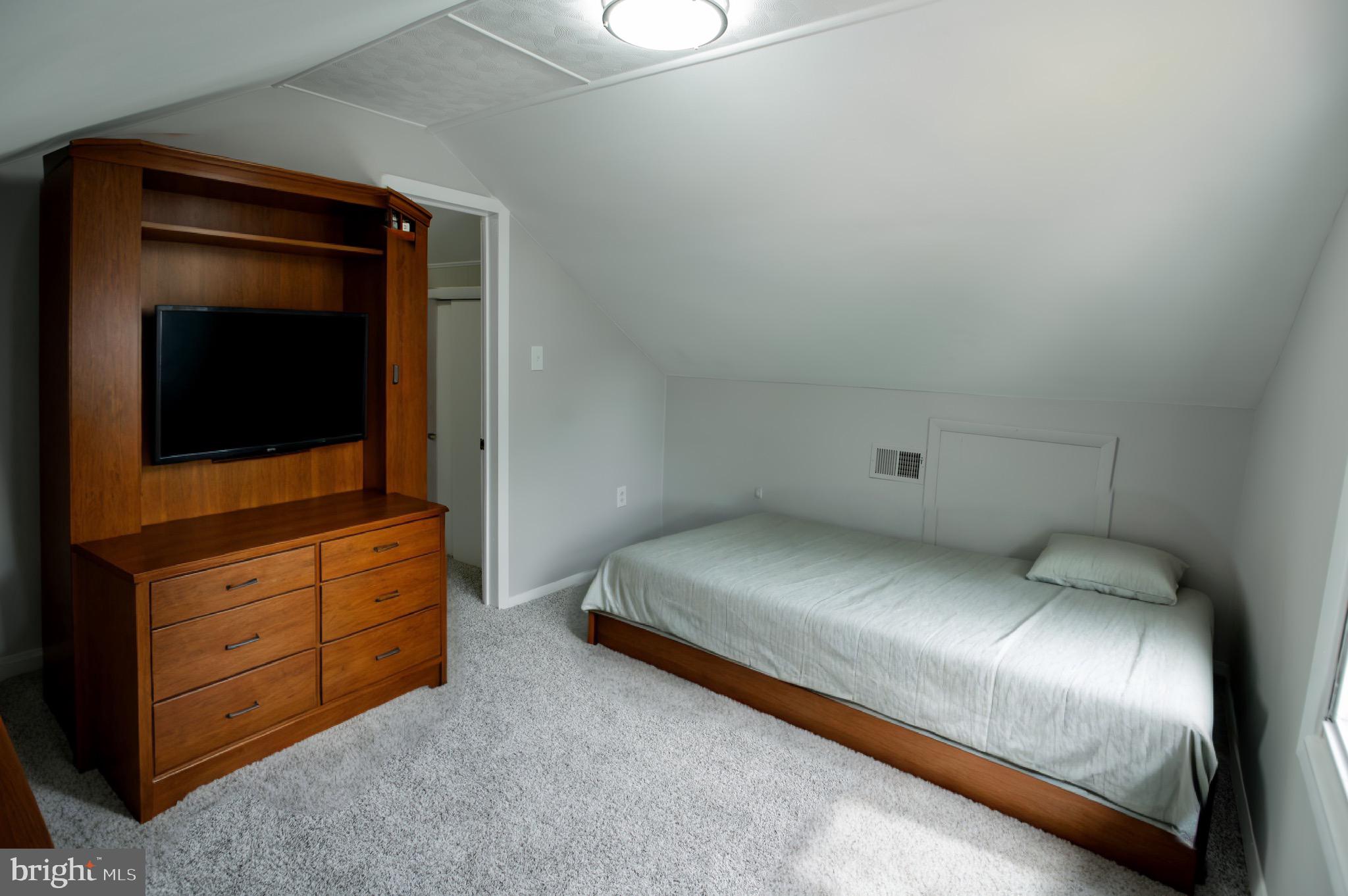 CAROLE HIGHLANDS - Residential