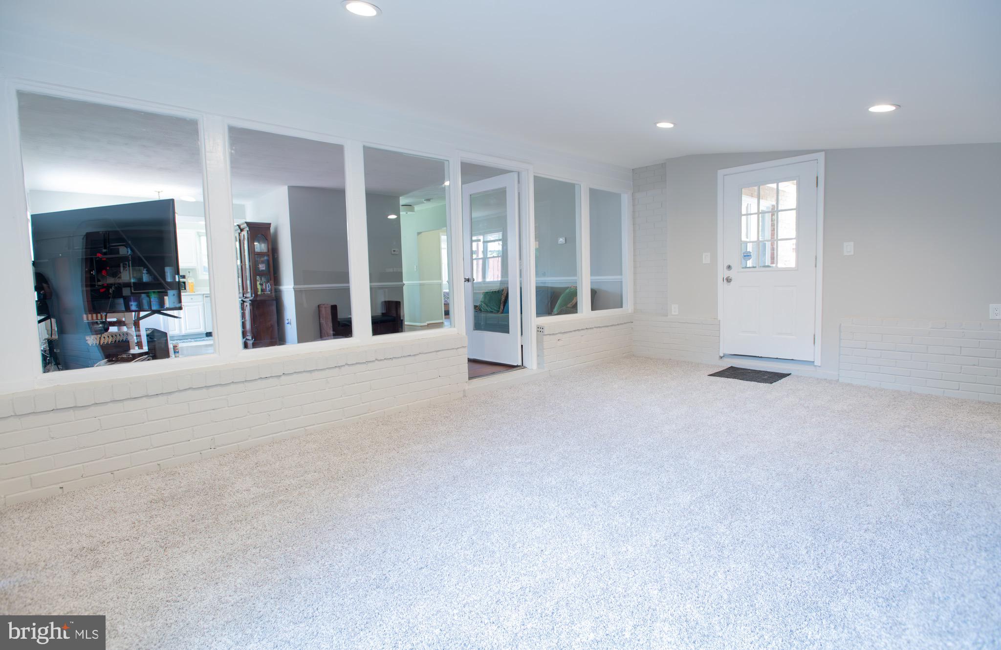 CAROLE HIGHLANDS - Residential