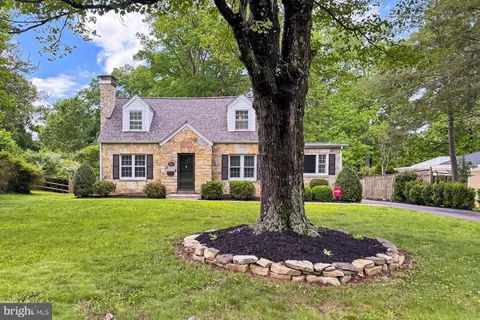 3064 Holmes Run Road, Falls Church, VA MLS: VAFX2239350