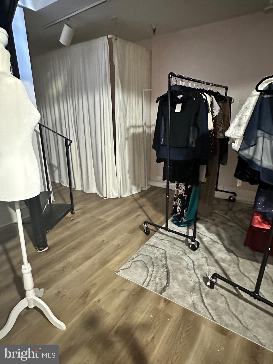 OLD CITY - Commercial Lease