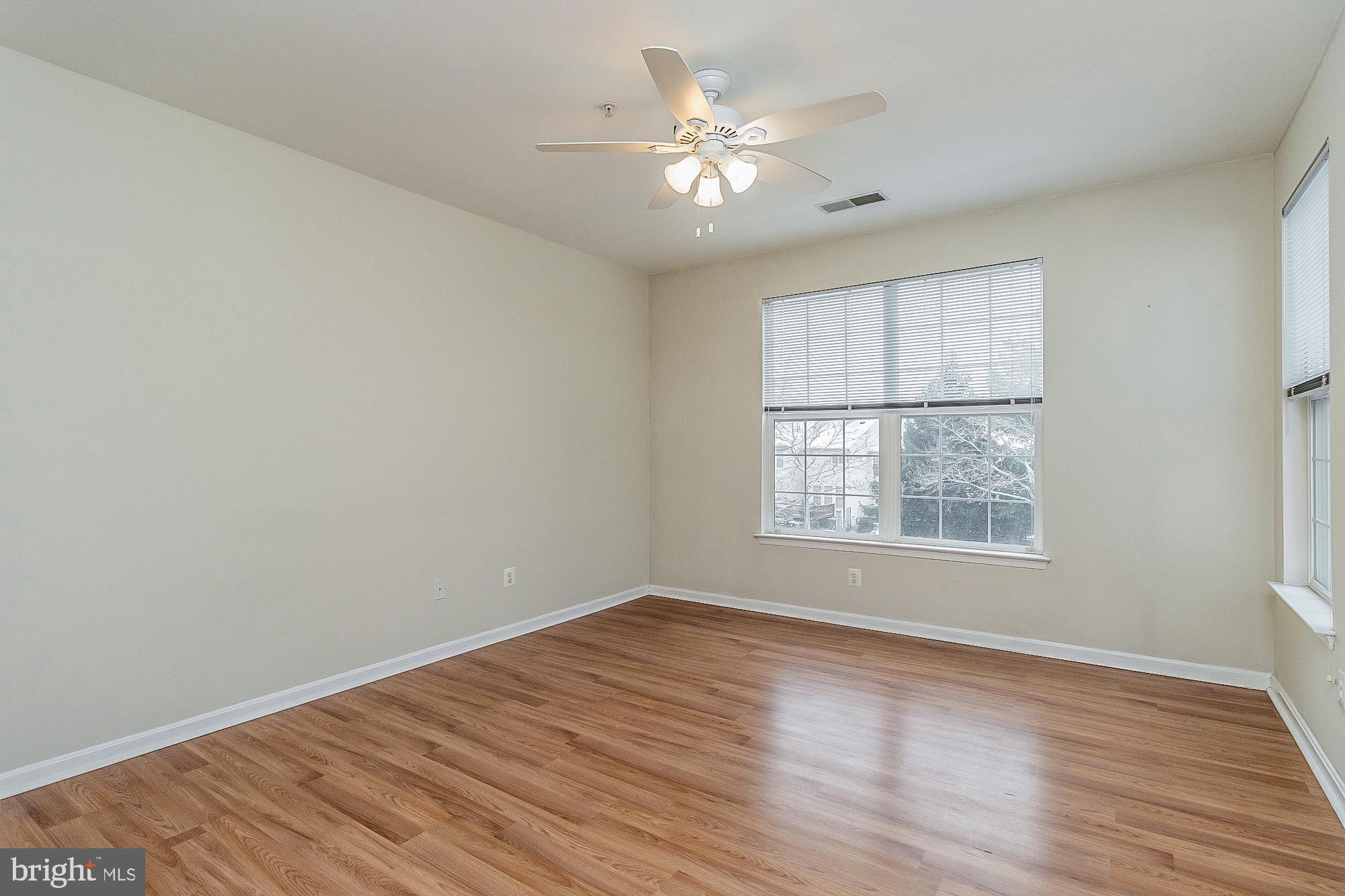 NEWTOWN - Residential