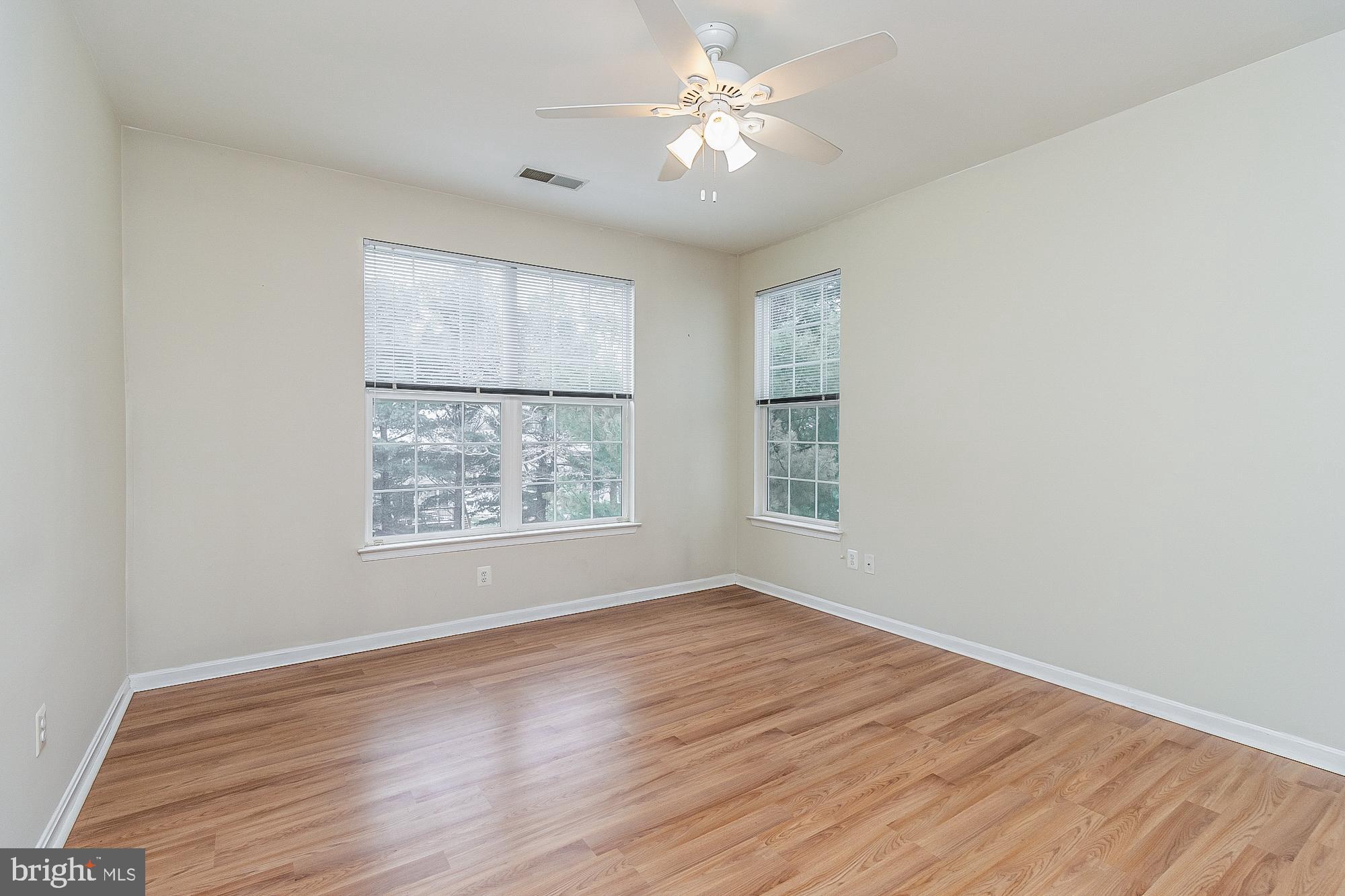 NEWTOWN - Residential