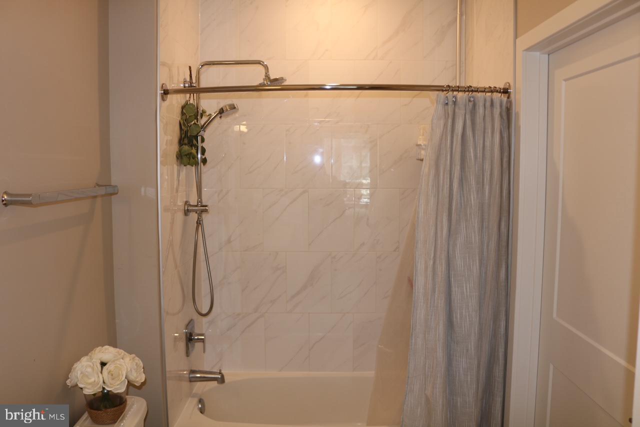 NATIONAL HARBOR - Residential Lease