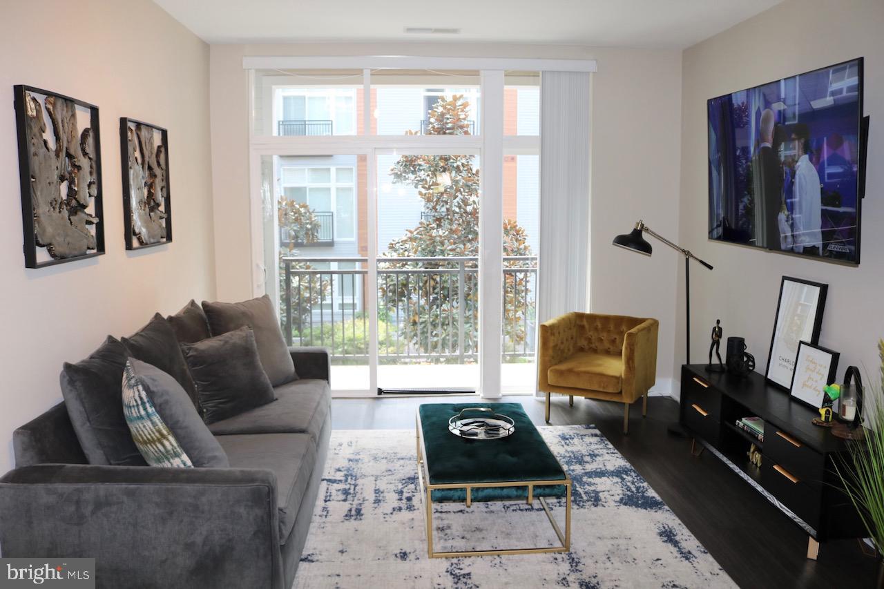 NATIONAL HARBOR - Residential Lease