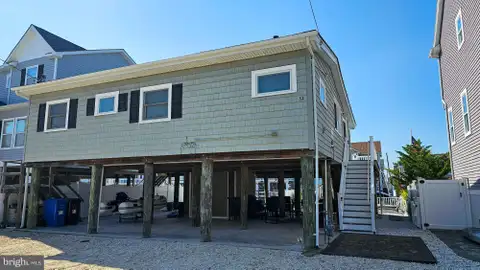 MLS: NJOC2044358