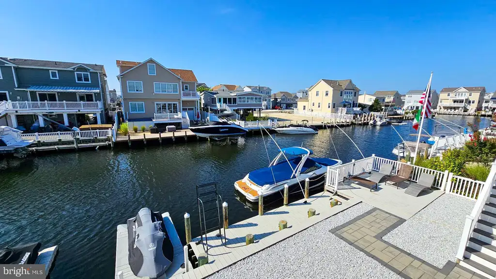 52 Nancy Drive, Manahawkin, NJ 08050