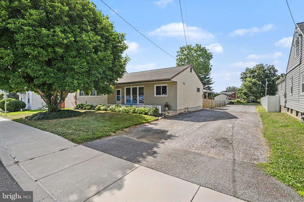 Photo of 325 Marietta Avenue, MOUNT JOY, PA 17552 (MLS # PALA2091234)
