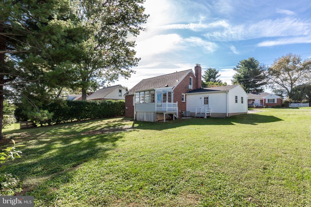 Photo of 304 Anita Drive, WESTMINSTER, MD 21157 (MLS # MDCR2030566)
