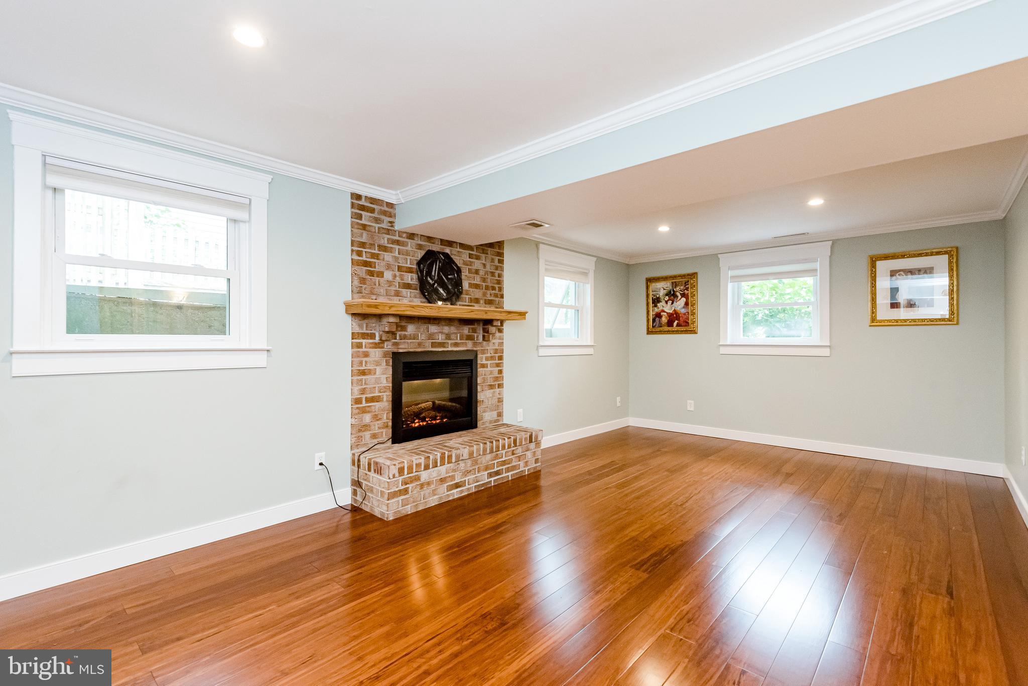 BENFIELD MANOR - Residential