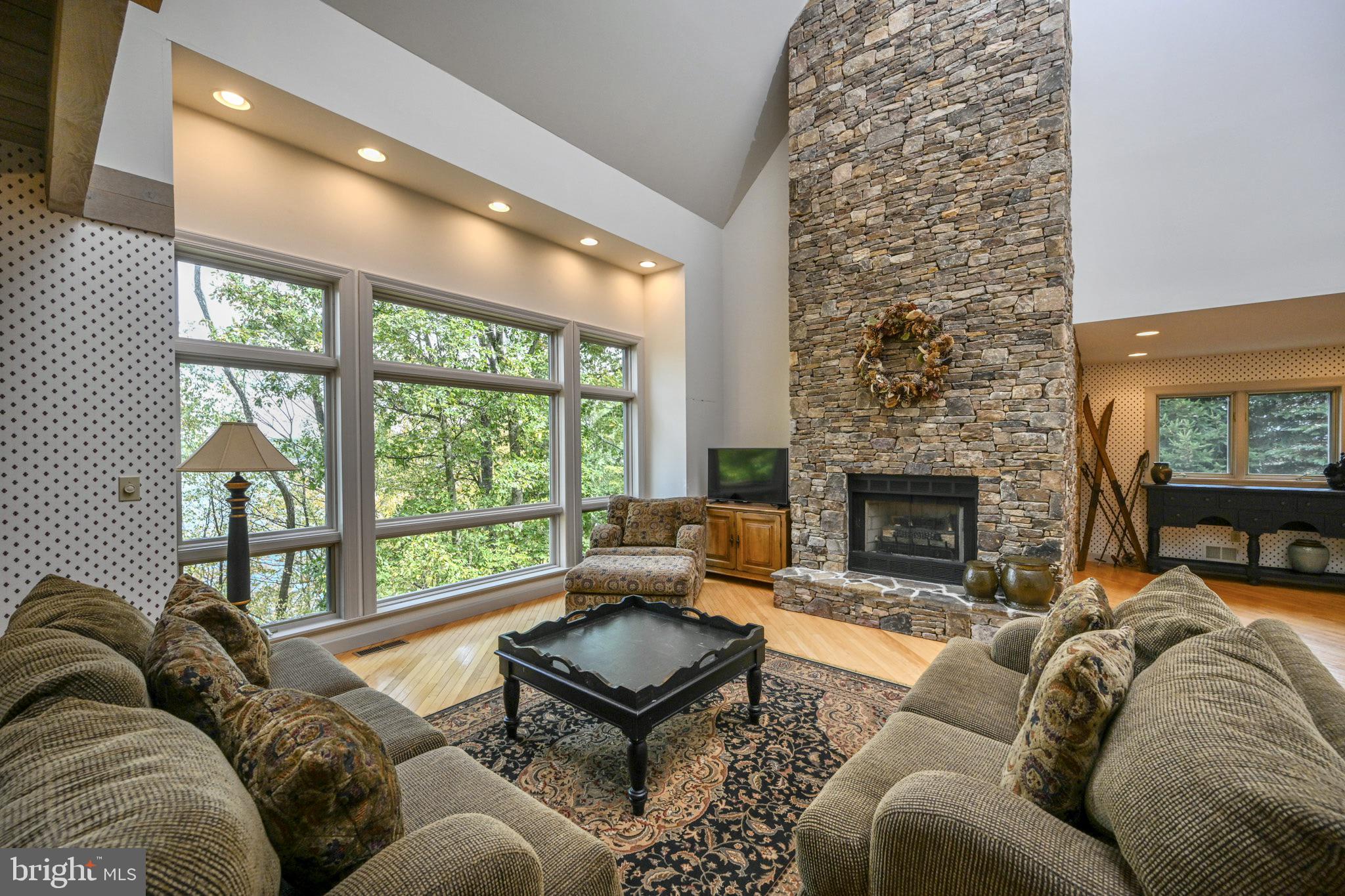 PARADISE FOUND - Residential