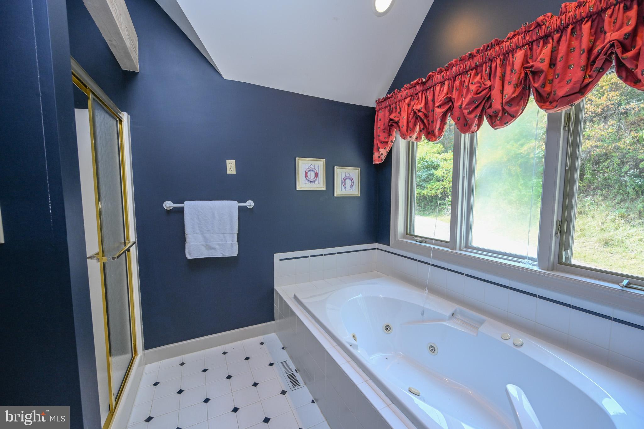 PARADISE FOUND - Residential