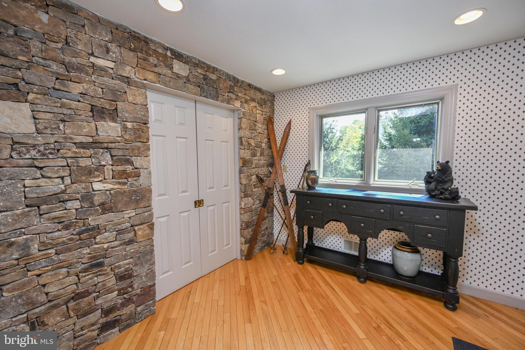 PARADISE FOUND - Residential