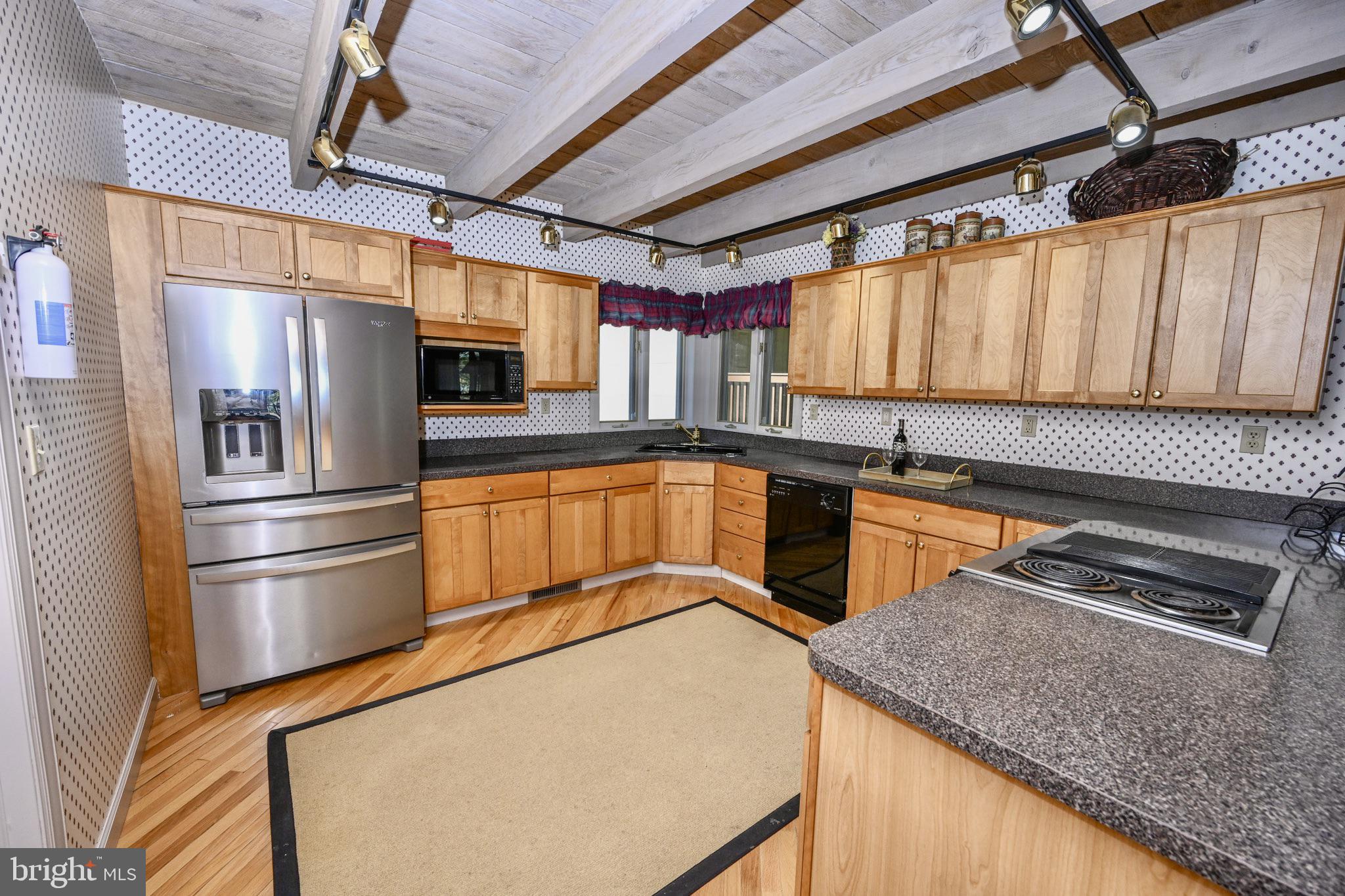 PARADISE FOUND - Residential