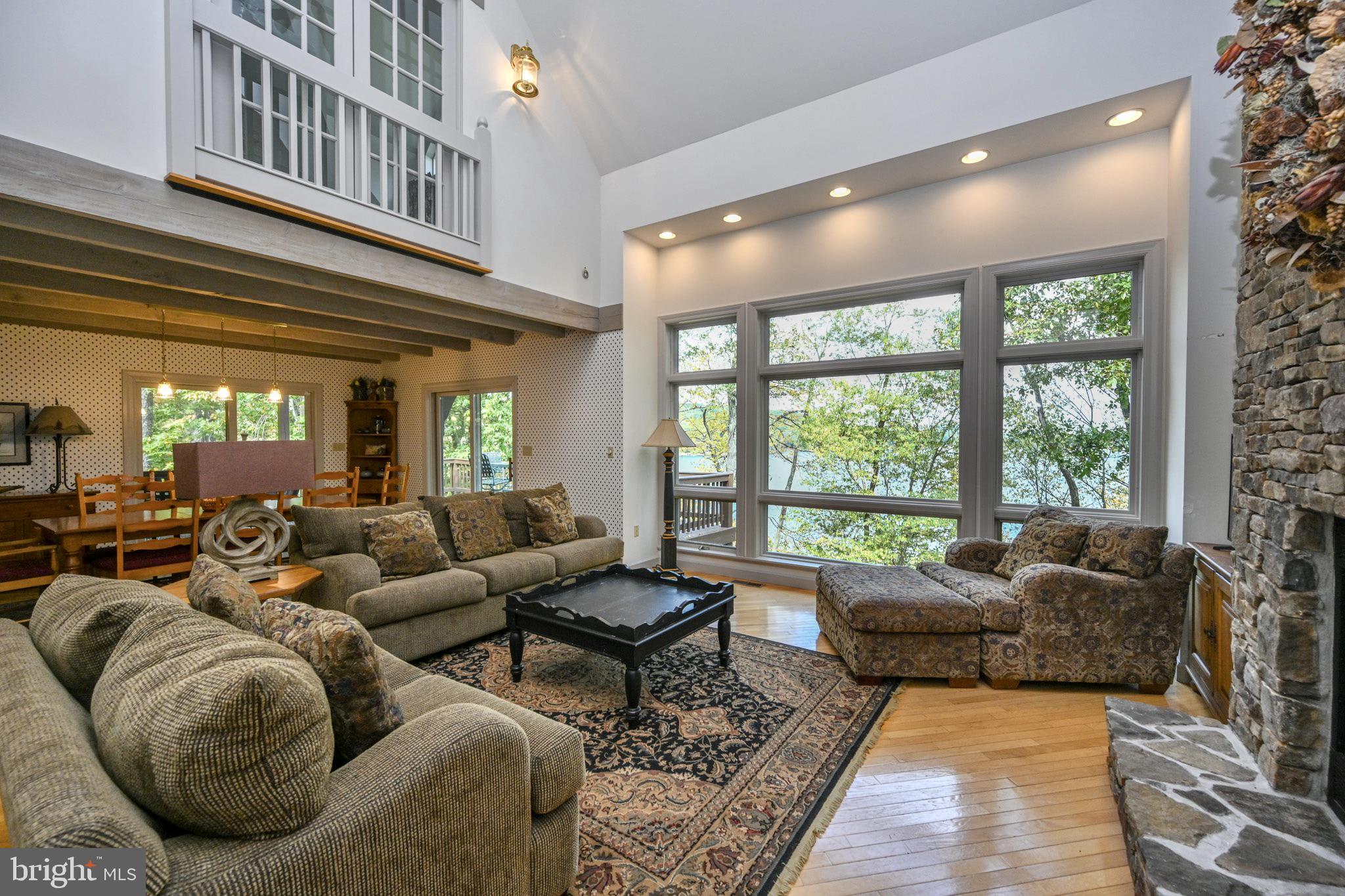 PARADISE FOUND - Residential