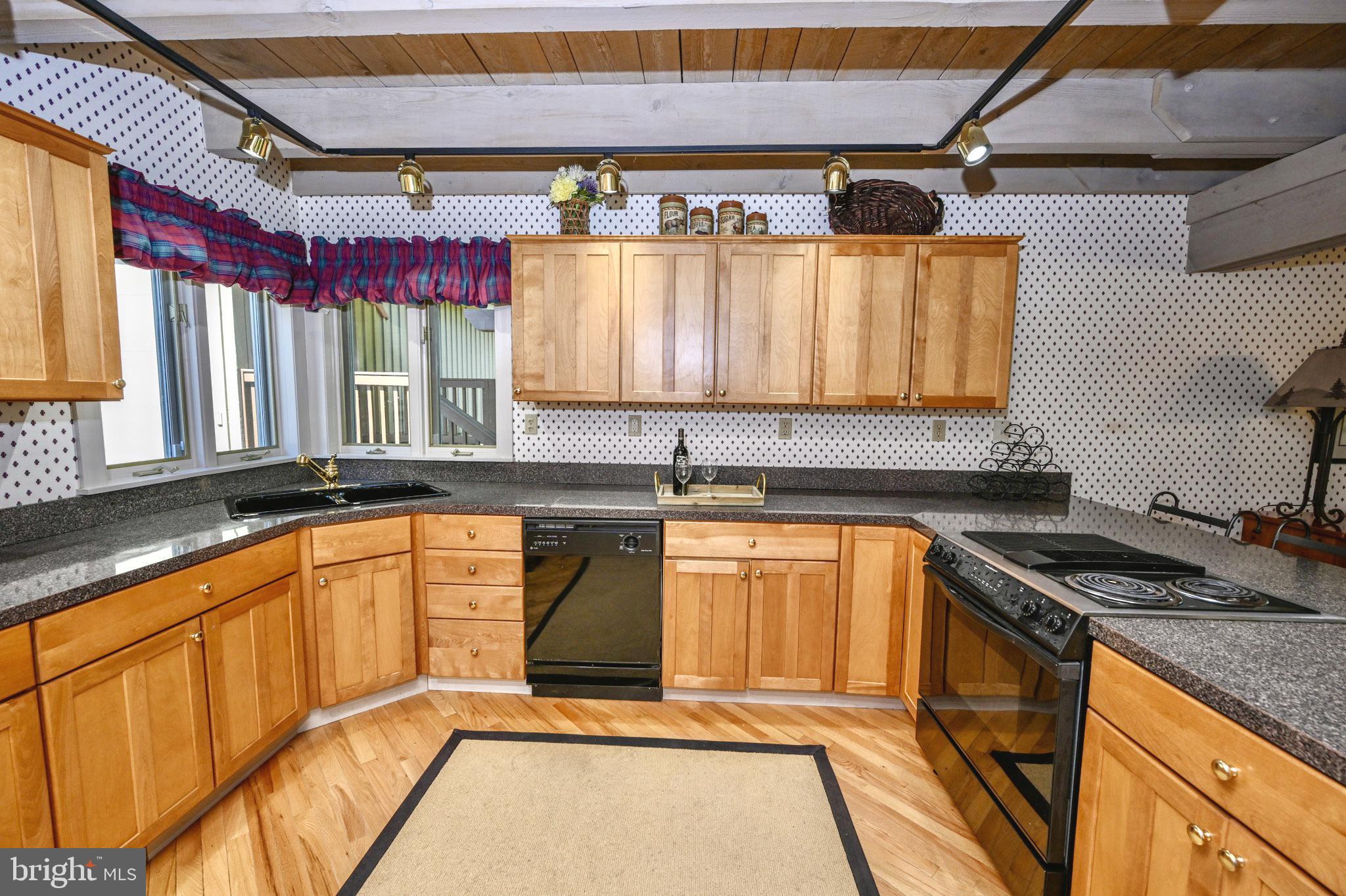 PARADISE FOUND - Residential