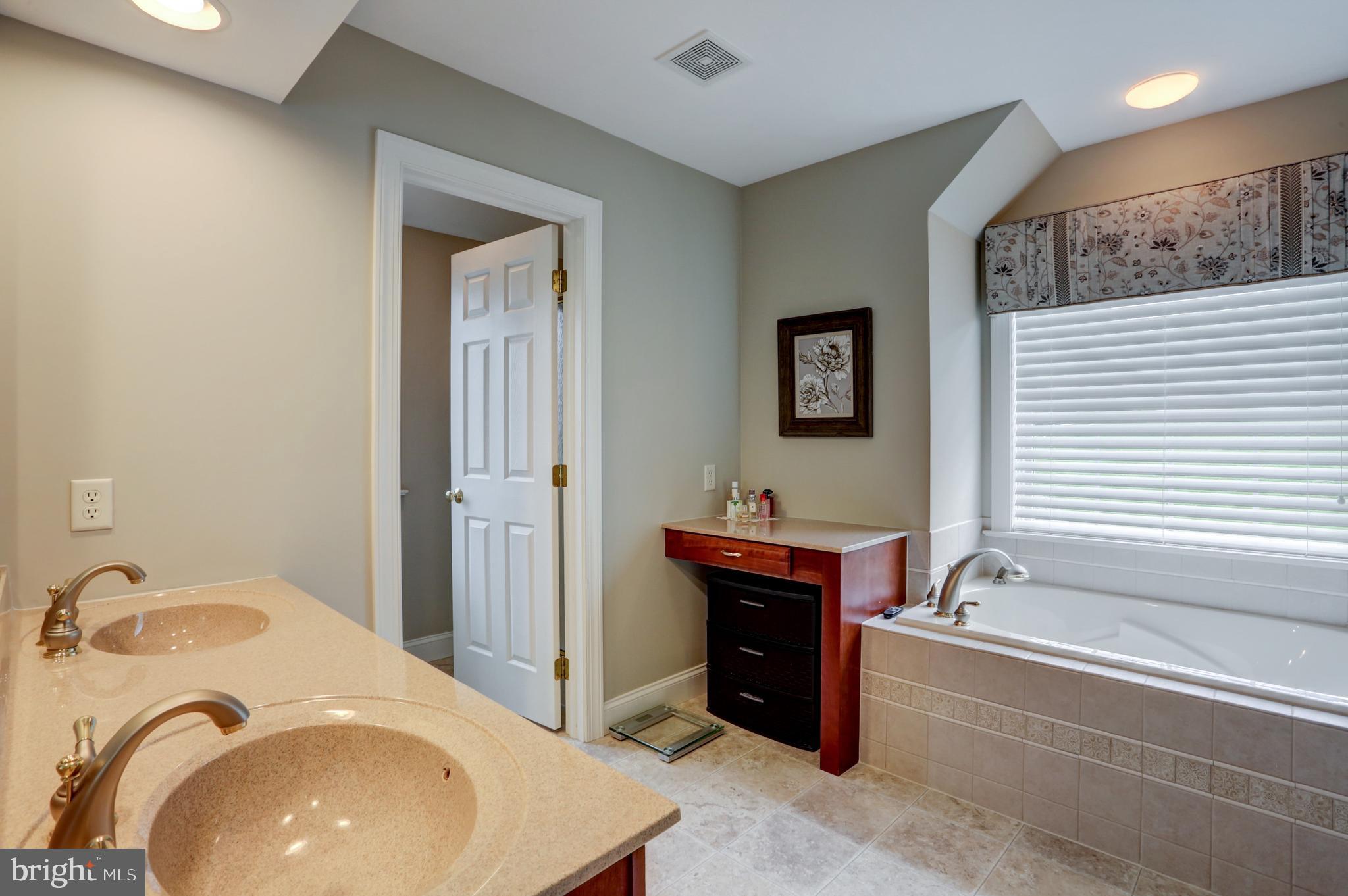 PARKFIELD - Residential