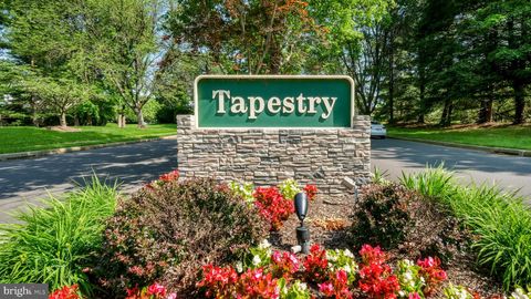 321 HALE DRIVE SOUTHAMPTON PA 18966