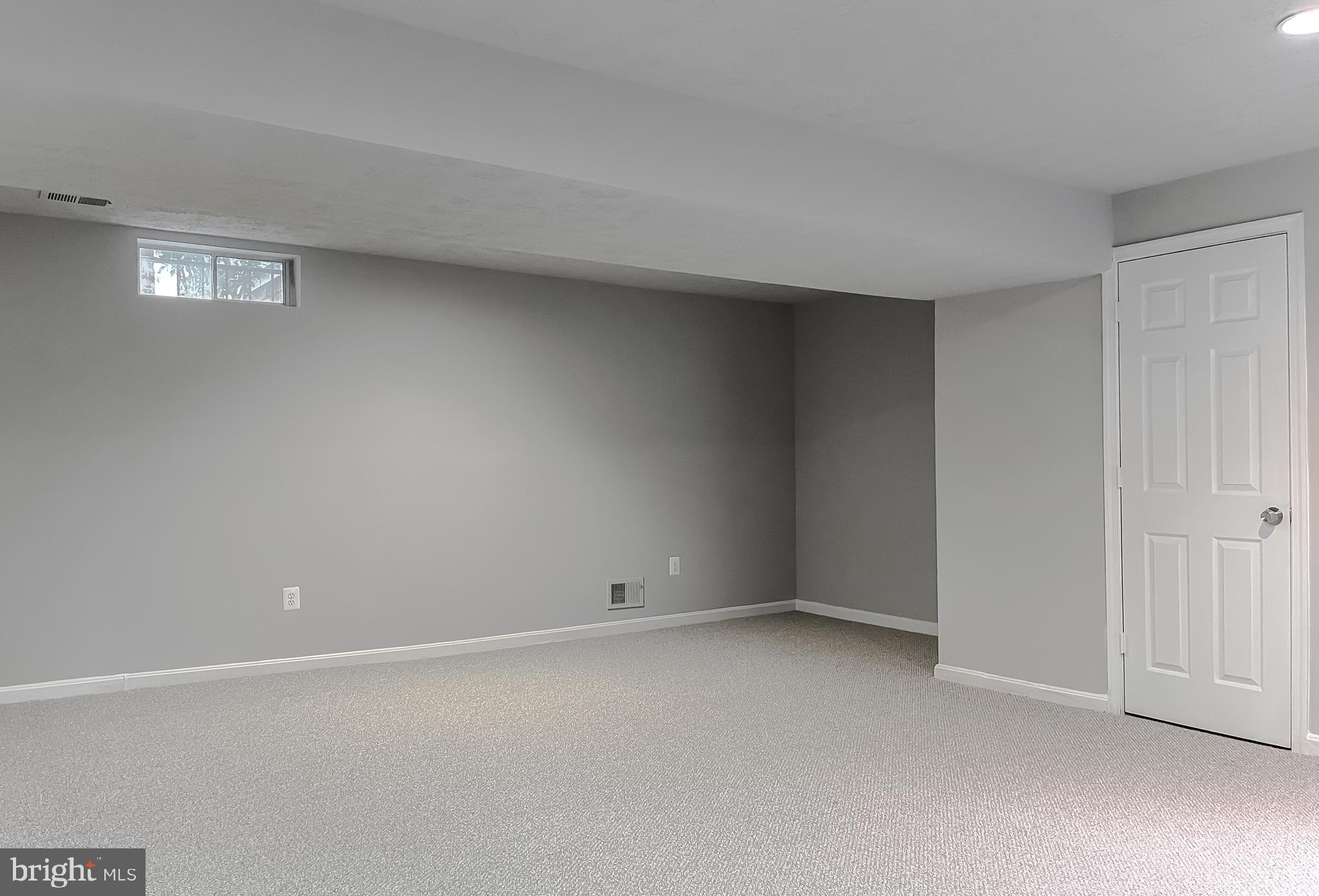 SOUTH HAMPTON - Residential