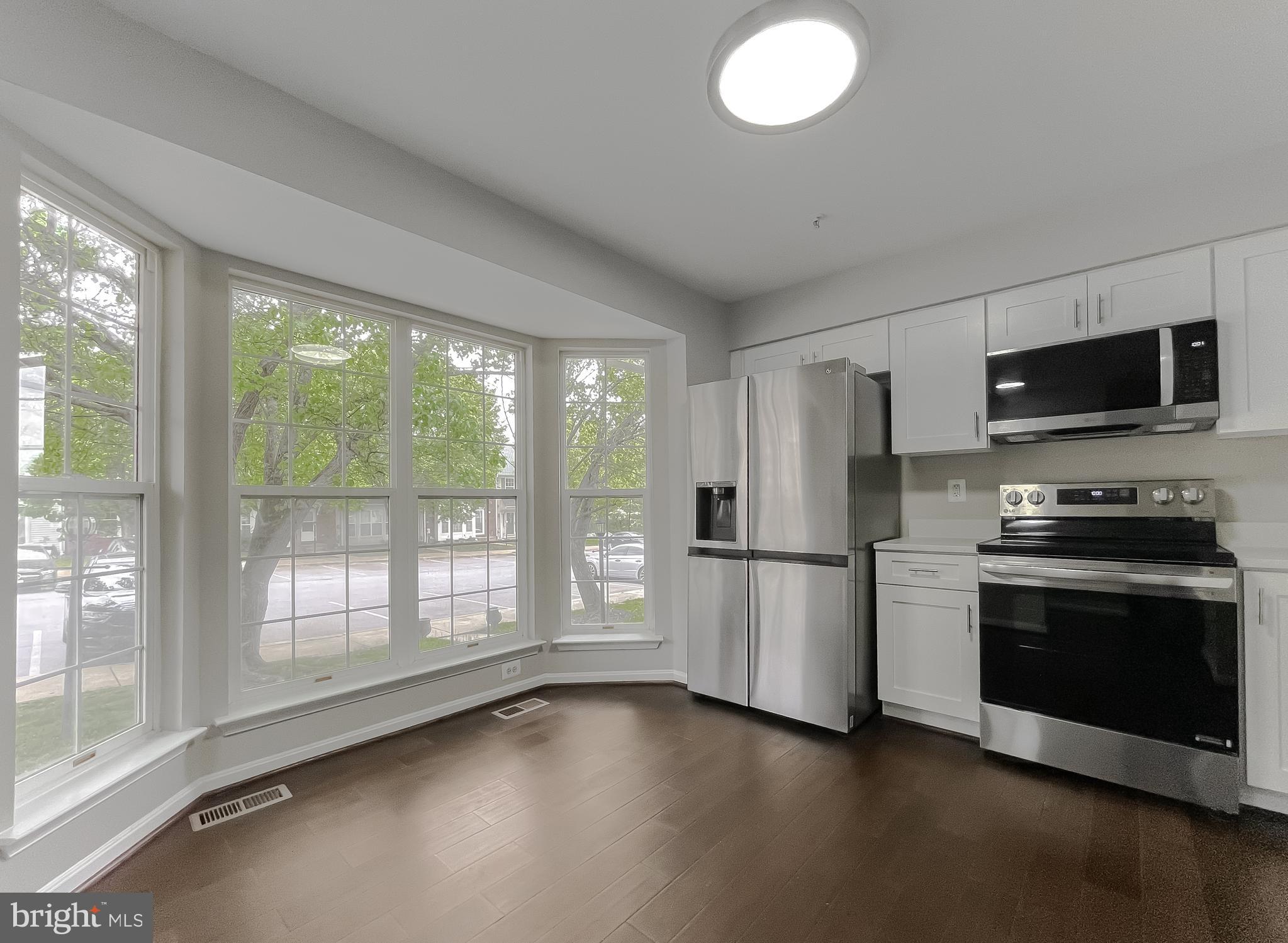 SOUTH HAMPTON - Residential