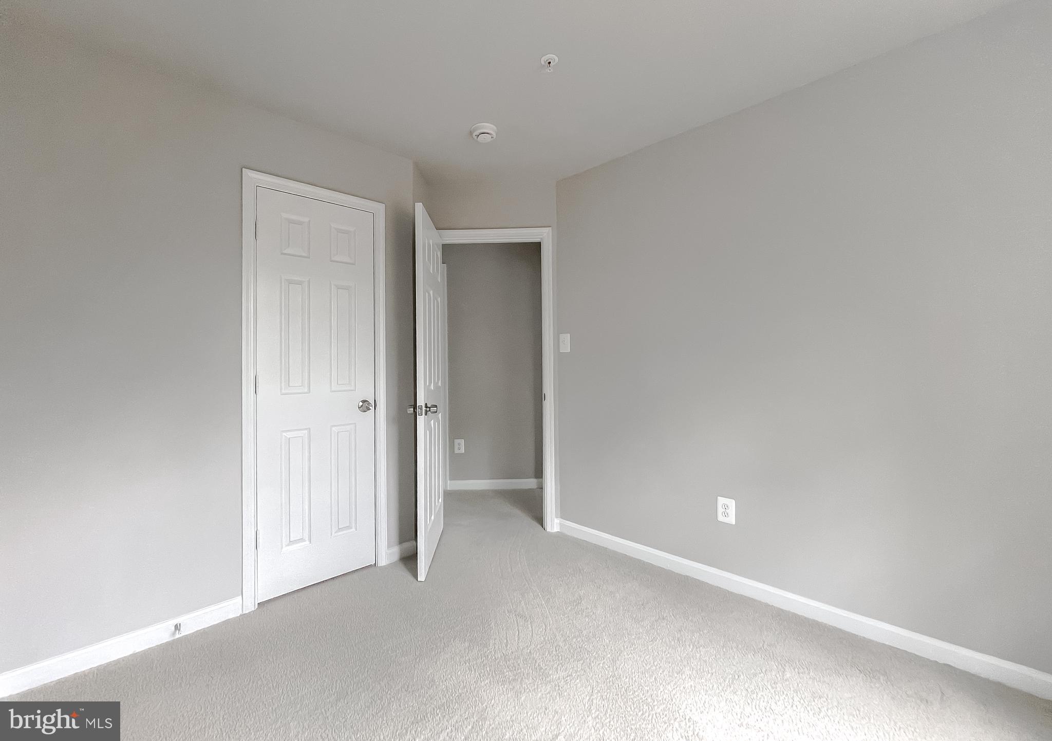 SOUTH HAMPTON - Residential