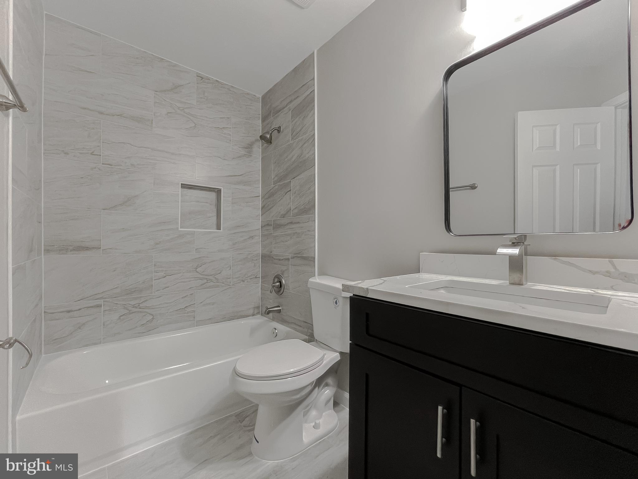 SOUTH HAMPTON - Residential