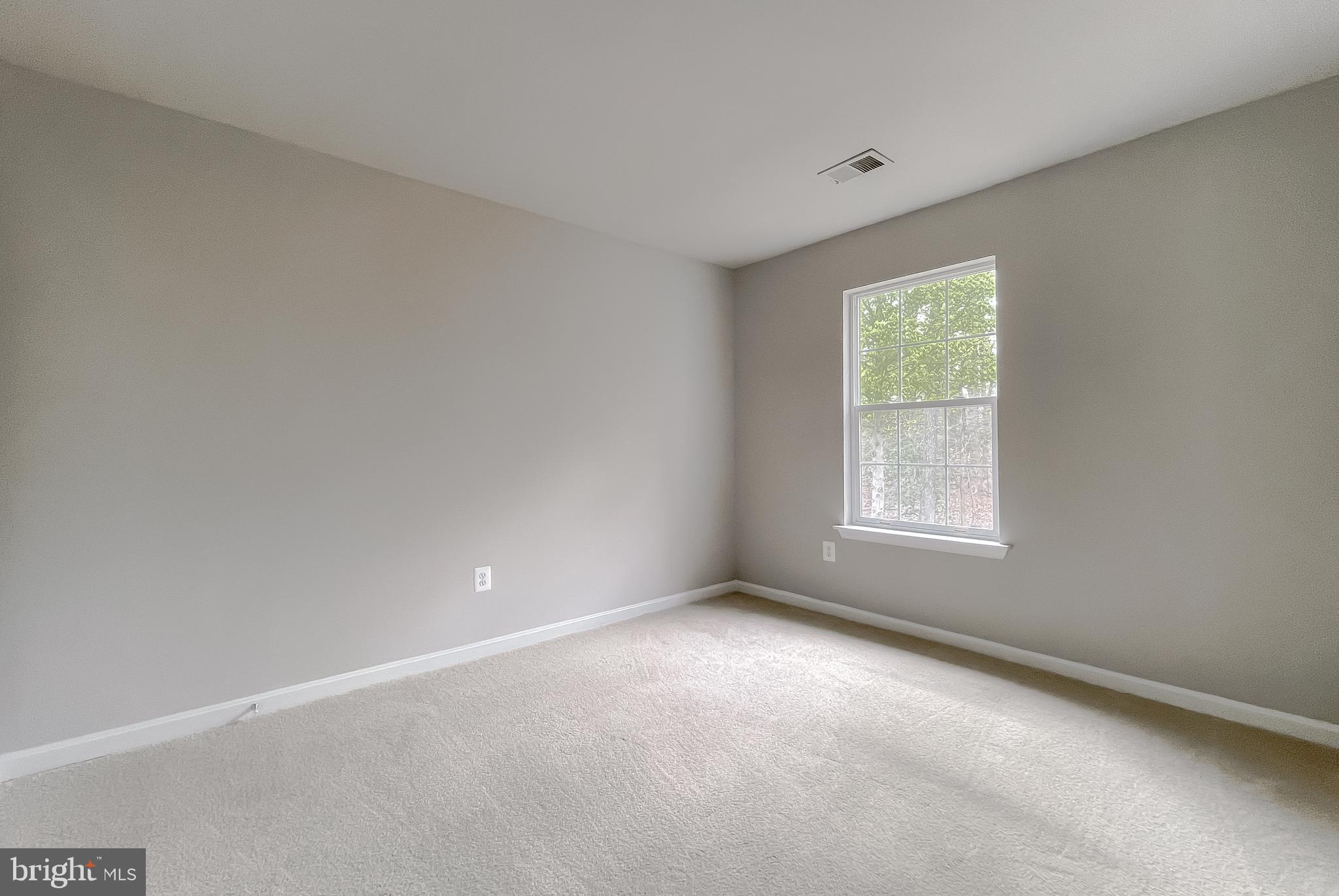 SOUTH HAMPTON - Residential