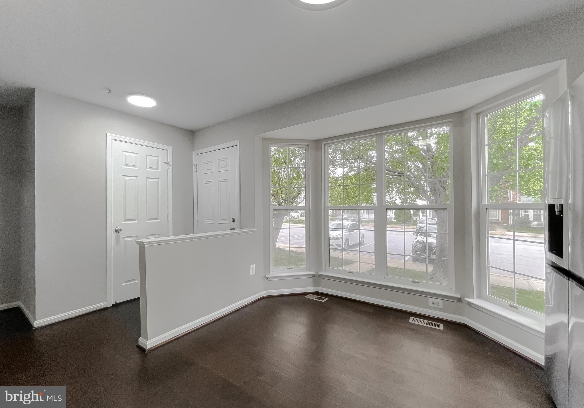 SOUTH HAMPTON - Residential