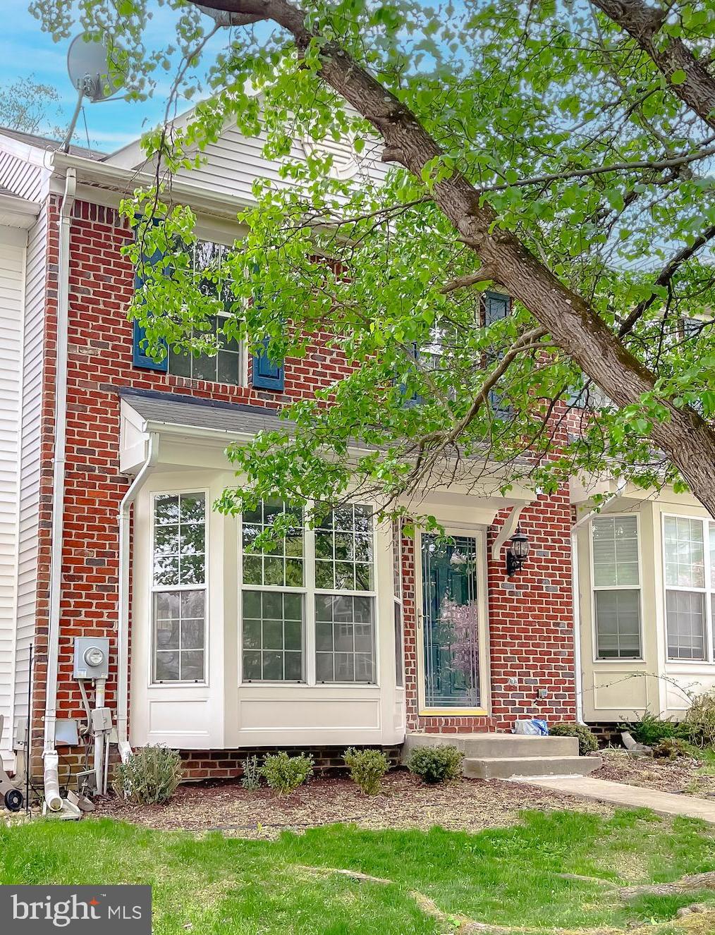 SOUTH HAMPTON - Residential