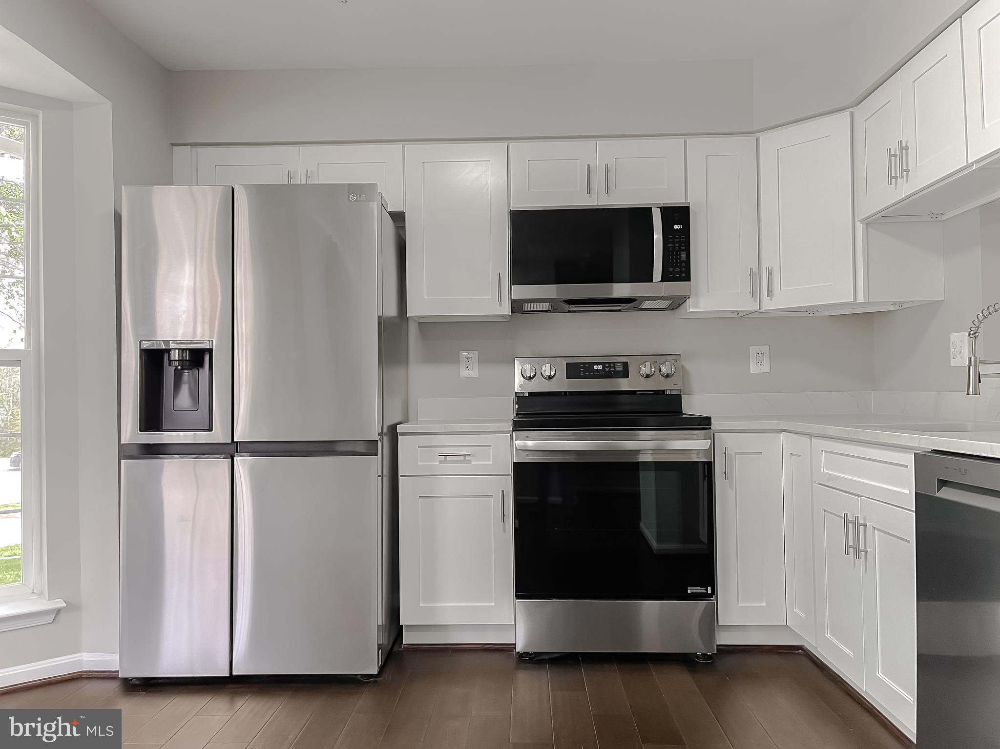 SOUTH HAMPTON - Residential