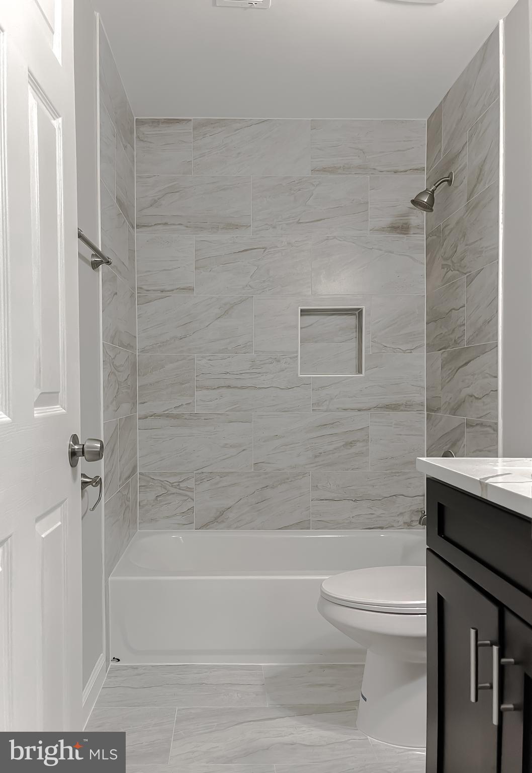 SOUTH HAMPTON - Residential