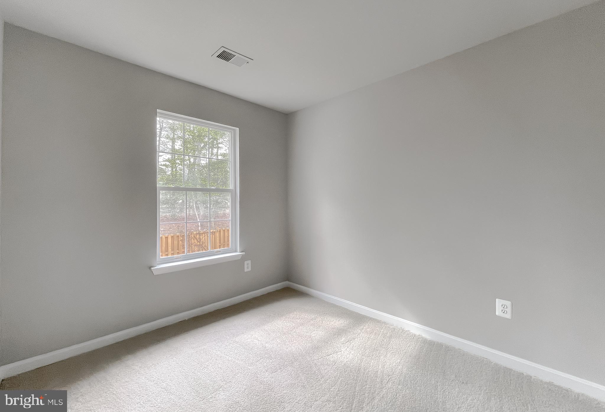 SOUTH HAMPTON - Residential