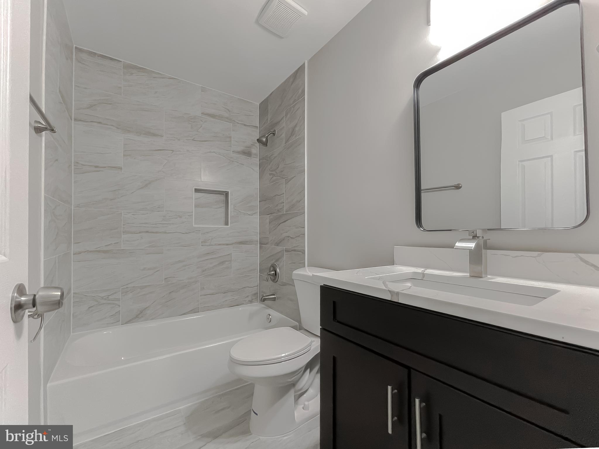 SOUTH HAMPTON - Residential