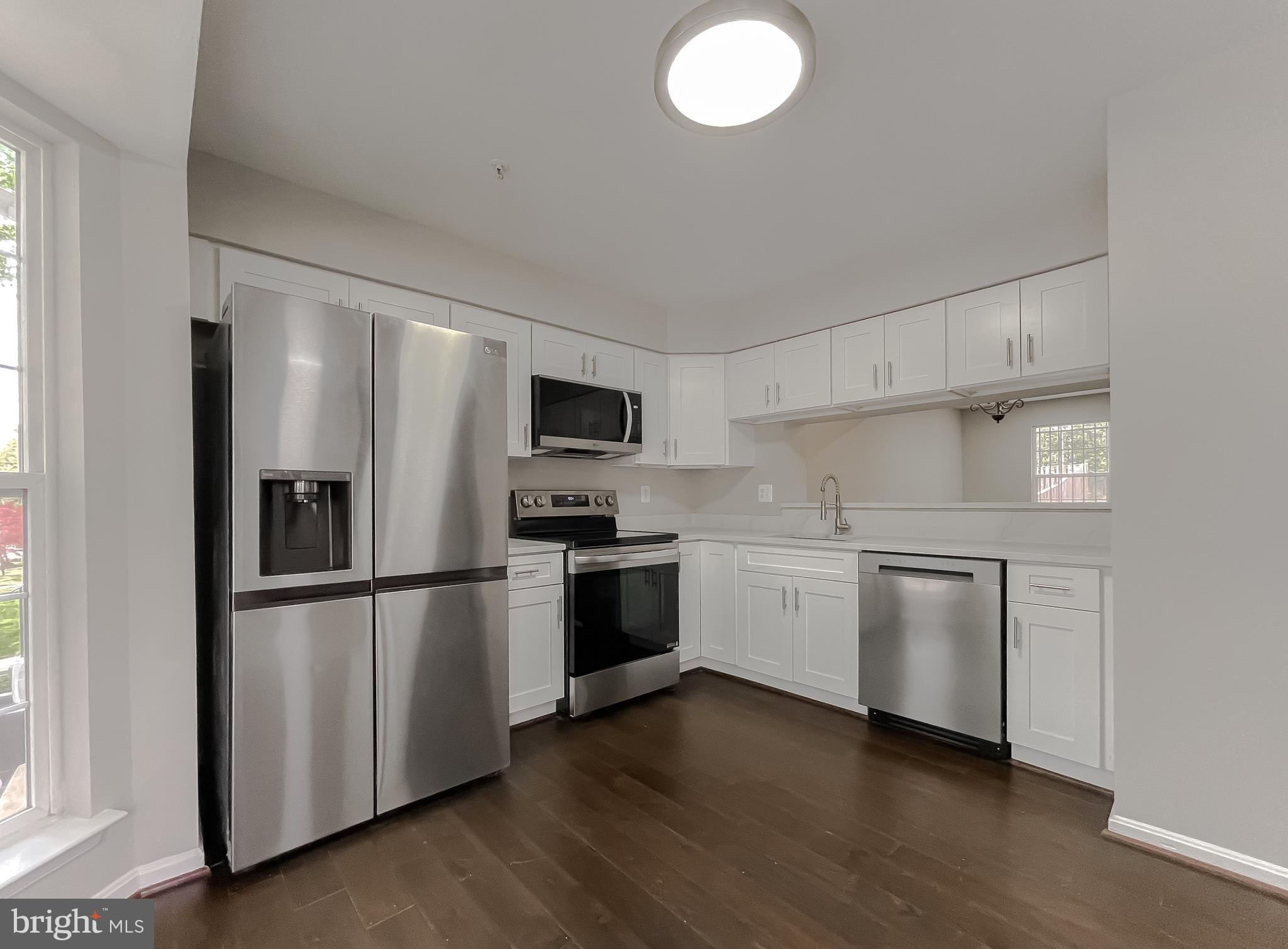 SOUTH HAMPTON - Residential