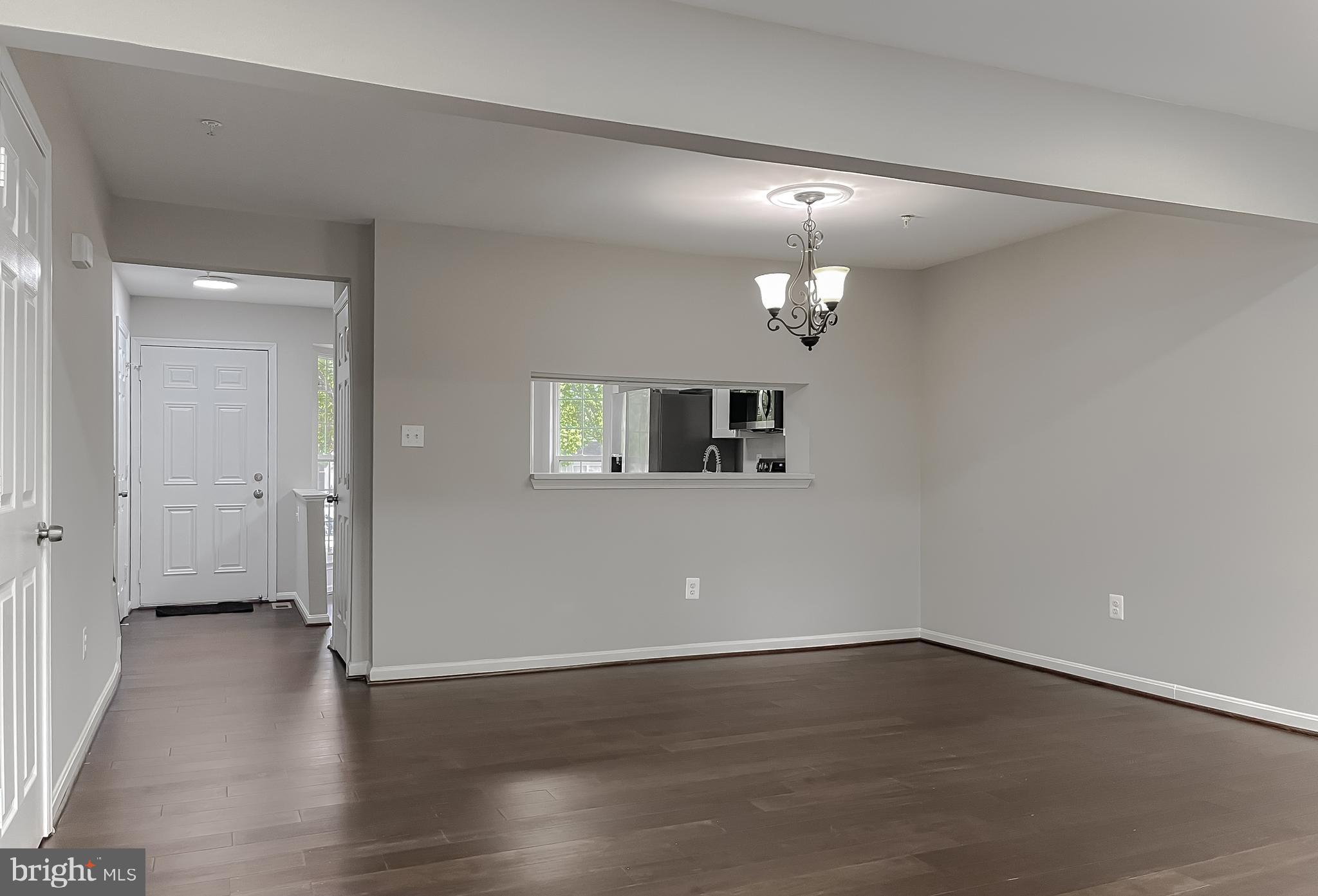 SOUTH HAMPTON - Residential