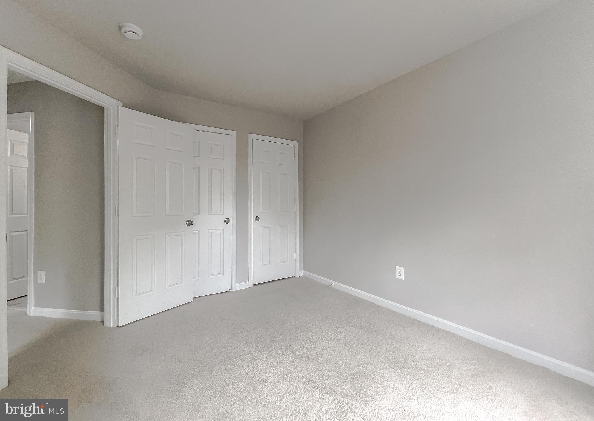 SOUTH HAMPTON - Residential