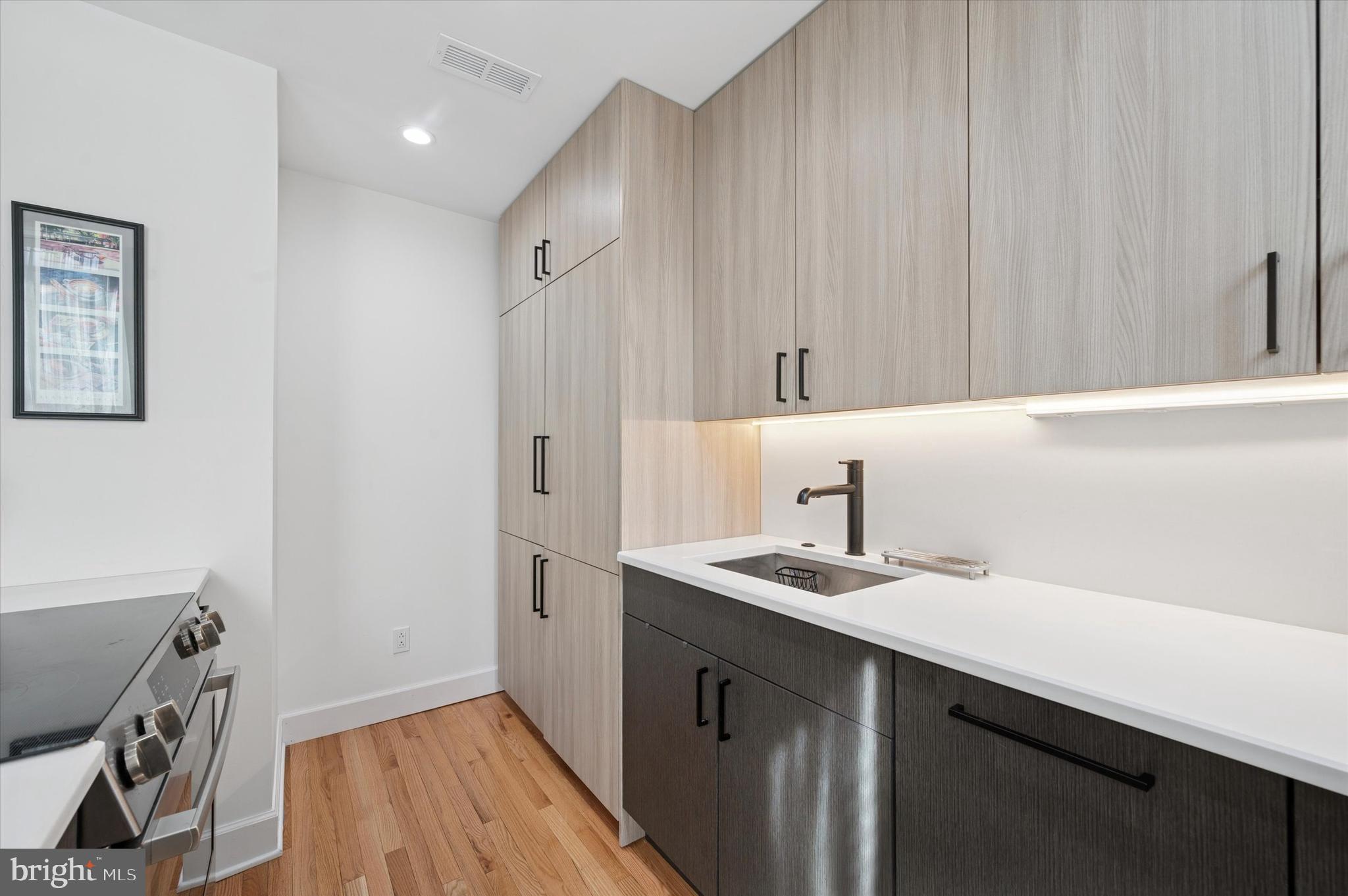 242 S 13TH STREET E