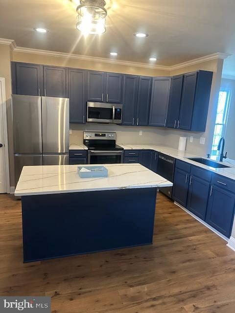 FOUR SEASONS ESTATES - Residential