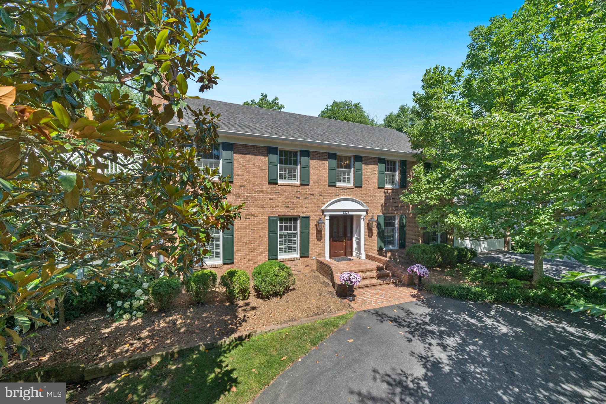 LYNWOOD - Residential