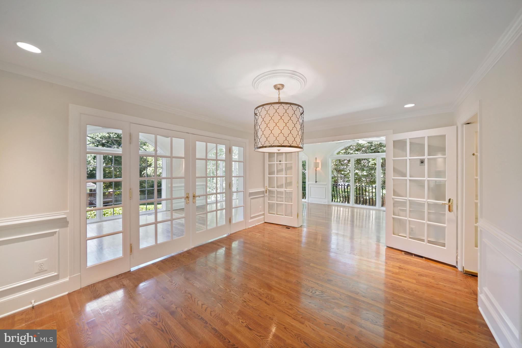 LYNWOOD - Residential