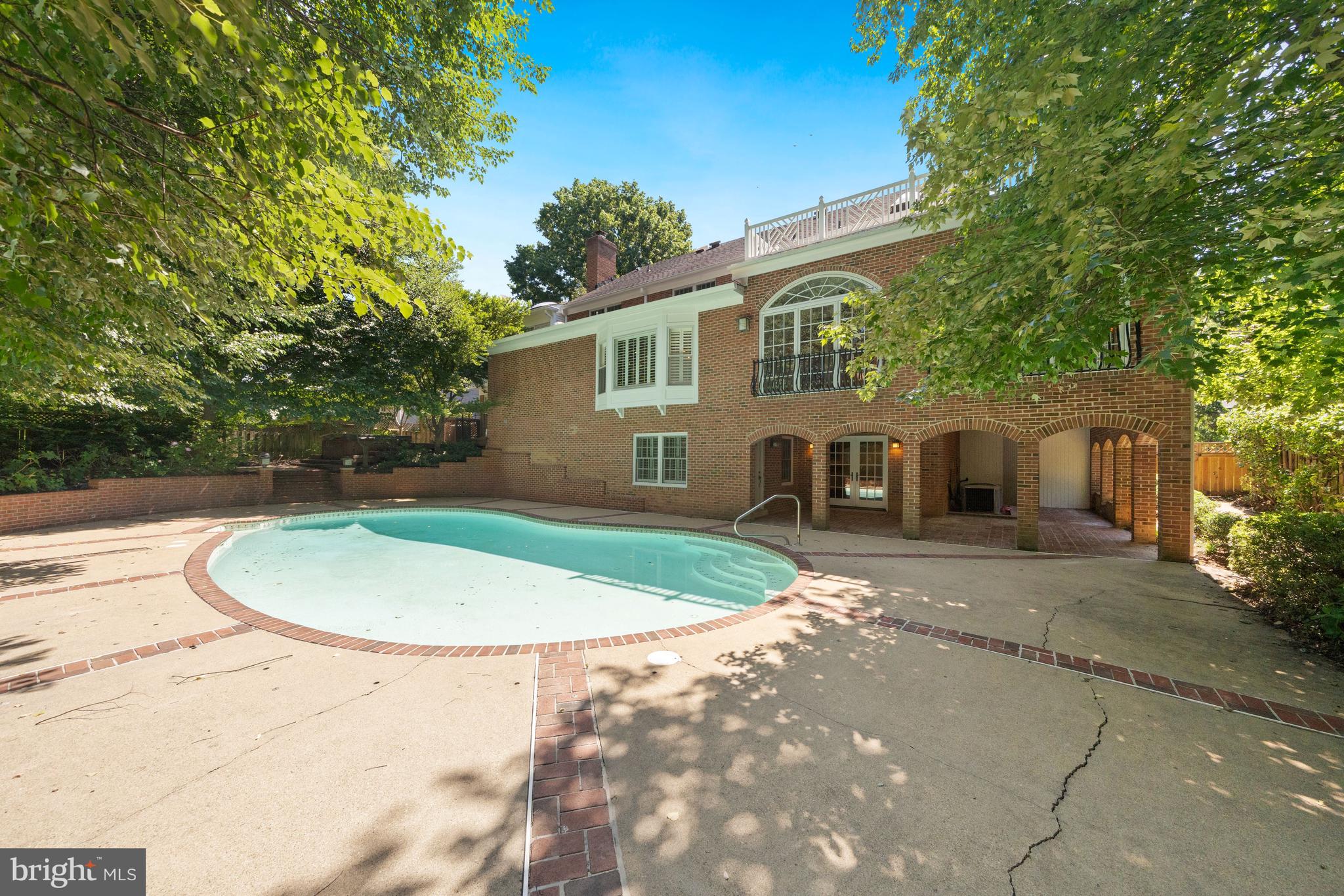 LYNWOOD - Residential