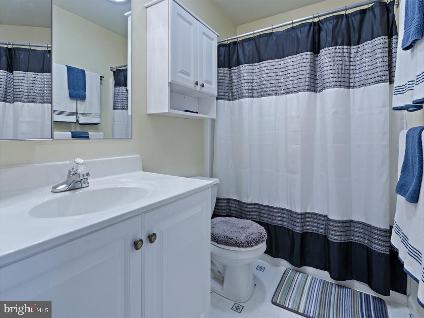 EST @ CEDAR HOLLOW - Residential