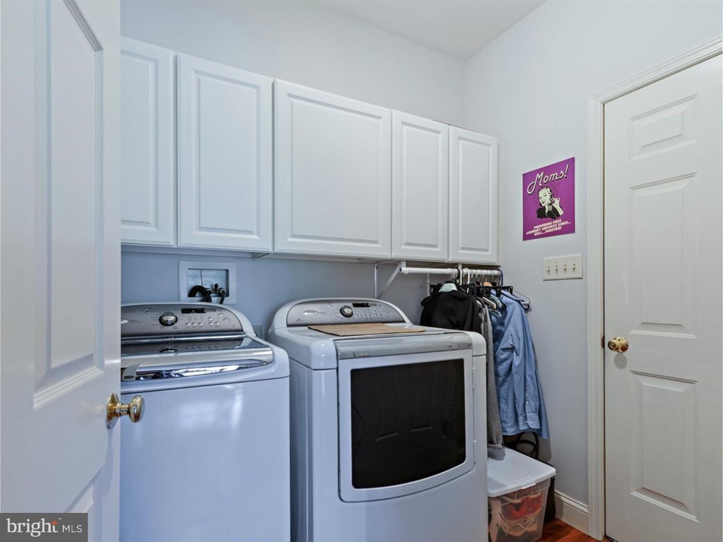 EST @ CEDAR HOLLOW - Residential
